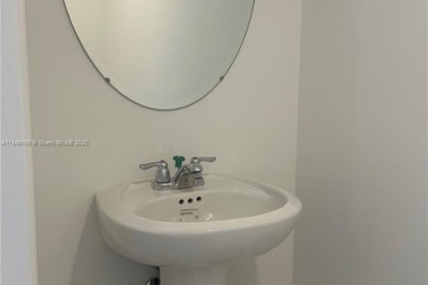 Townhouse in Homestead, Florida 3 bedrooms, 134.06 sq.m. № 1852213 - photo 12