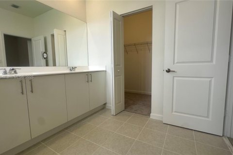 Townhouse in Homestead, Florida 3 bedrooms, 134.06 sq.m. № 1852213 - photo 26