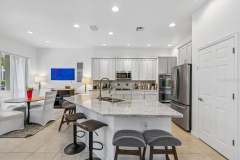 House in Tampa, Florida 4 bedrooms, 258.08 sq.m. № 2157344 - photo 21