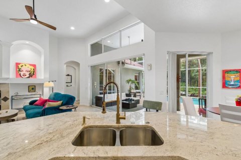 House in Tampa, Florida 4 bedrooms, 258.08 sq.m. № 2157344 - photo 27