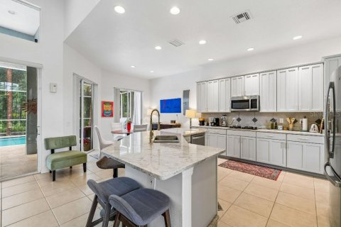 House in Tampa, Florida 4 bedrooms, 258.08 sq.m. № 2157344 - photo 20