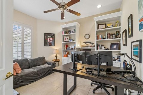 House in Tampa, Florida 4 bedrooms, 258.08 sq.m. № 2157344 - photo 15