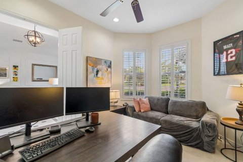 House in Tampa, Florida 4 bedrooms, 258.08 sq.m. № 2157344 - photo 14