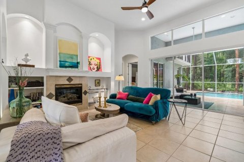 House in Tampa, Florida 4 bedrooms, 258.08 sq.m. № 2157344 - photo 17