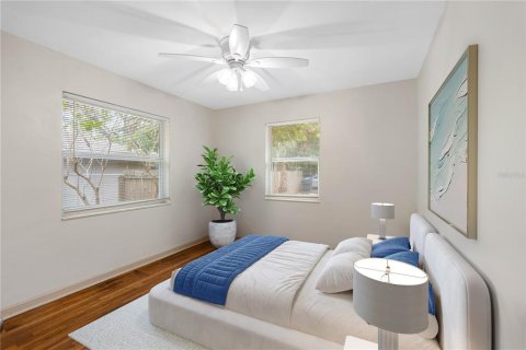 House in Saint Petersburg, Florida 4 bedrooms, 130.53 sq.m. № 1566160 - photo 16