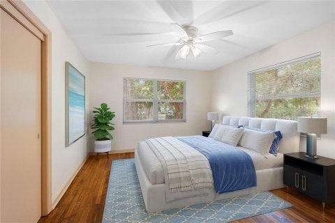 House in Saint Petersburg, Florida 4 bedrooms, 130.53 sq.m. № 1566160 - photo 18