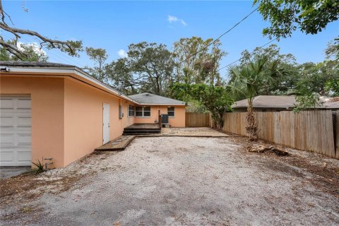 House in Saint Petersburg, Florida 4 bedrooms, 130.53 sq.m. № 1566160 - photo 28