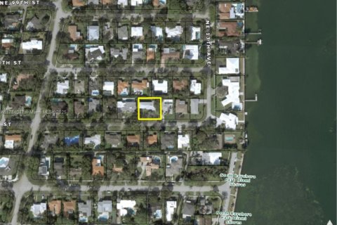 House in Miami Shores, Florida 5 bedrooms, 223.24 sq.m. № 1705850 - photo 6
