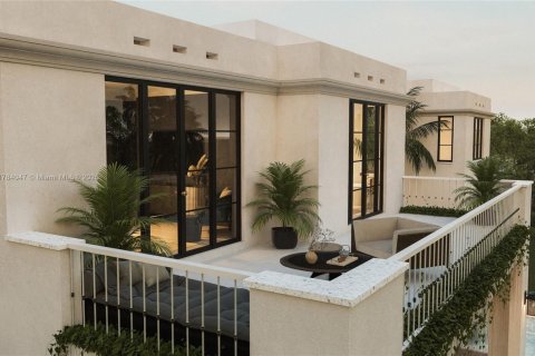 House in Miami Shores, Florida 5 bedrooms, 223.24 sq.m. № 1705850 - photo 26