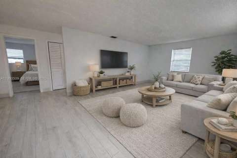 House in Dania Beach, Florida 2 bedrooms, 83.61 sq.m. № 2080255