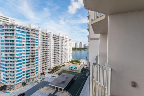Condominio en venta en Aventura, Florida, 2 dormitorios, 145.39 m2 № 2089070 - foto 29