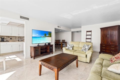 Condominio en venta en Aventura, Florida, 2 dormitorios, 145.39 m2 № 2089070 - foto 16