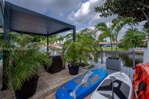 House in Fort Lauderdale, Florida 4 bedrooms, 175.86 sq.m. № 2086905 - photo 5