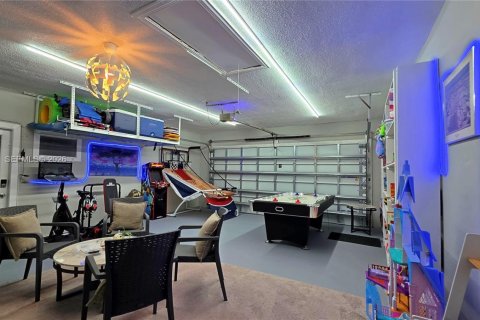 House in Fort Lauderdale, Florida 4 bedrooms, 175.86 sq.m. № 2086905 - photo 6
