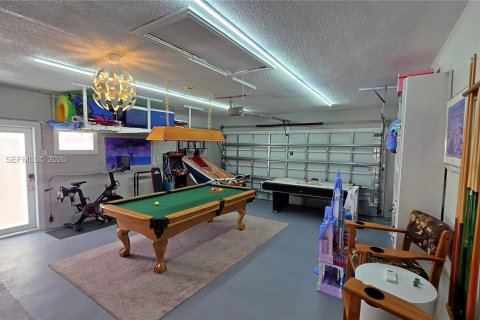 House in Fort Lauderdale, Florida 4 bedrooms, 175.86 sq.m. № 2086905 - photo 29