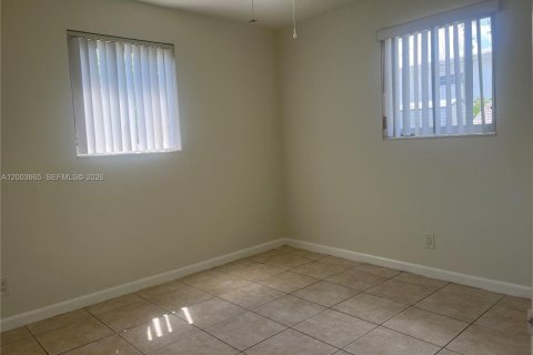House in Dania Beach, Florida 2 bedrooms № 2068373 - photo 14