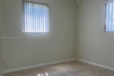 House in Dania Beach, Florida 2 bedrooms № 2068373 - photo 8