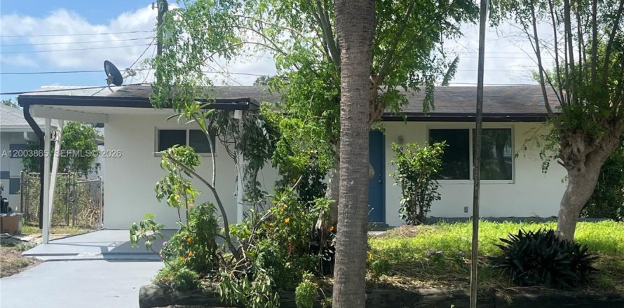 House in Dania Beach, Florida 2 bedrooms № 2068373
