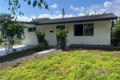 House in Dania Beach, Florida 2 bedrooms № 2068373 - photo 15