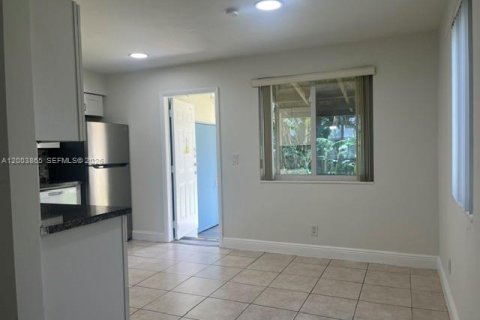 House in Dania Beach, Florida 2 bedrooms № 2068373 - photo 13