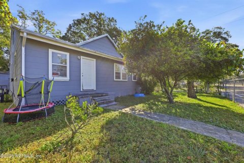 House in Jacksonville, Florida 3 bedrooms, 113.71 sq.m. № 2344994
