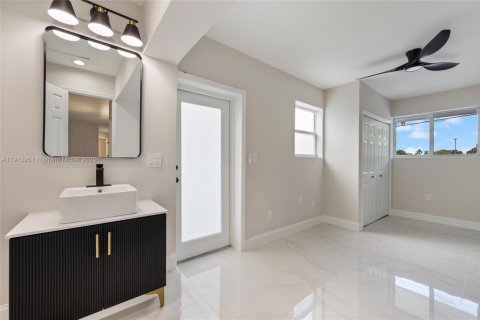 Villa ou maison à vendre à Miami Gardens, Floride: 3 chambres, 112.6 m2 № 1968977 - photo 18