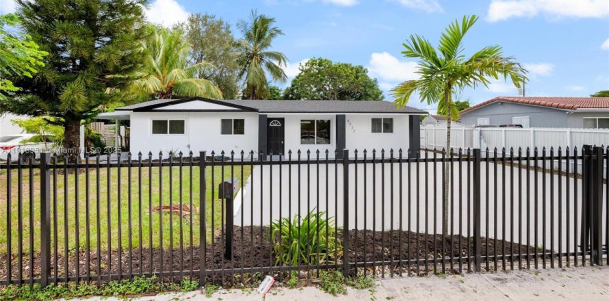 Villa ou maison à Miami Gardens, Floride 3 chambres, 112.6 m2 № 1968977