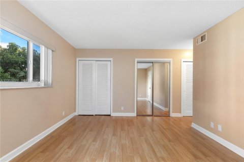 Снять в аренду кондоминиум в Халландейл-Бич, Флорида 2 спальни, 101.45м2, № 2011061 - фото 12