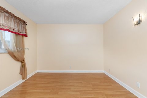 Снять в аренду кондоминиум в Халландейл-Бич, Флорида 2 спальни, 101.45м2, № 2011061 - фото 19