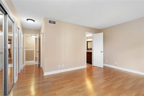 Снять в аренду кондоминиум в Халландейл-Бич, Флорида 2 спальни, 101.45м2, № 2011061 - фото 13