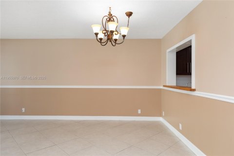 Снять в аренду кондоминиум в Халландейл-Бич, Флорида 2 спальни, 101.45м2, № 2011061 - фото 10