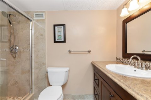 Снять в аренду кондоминиум в Халландейл-Бич, Флорида 2 спальни, 101.45м2, № 2011061 - фото 15