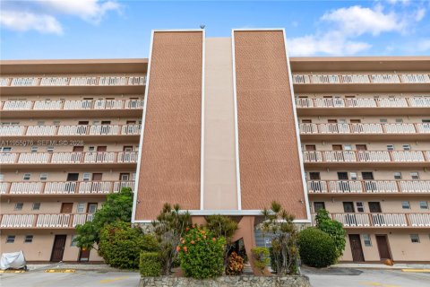 Снять в аренду кондоминиум в Халландейл-Бич, Флорида 2 спальни, 101.45м2, № 2011061 - фото 3