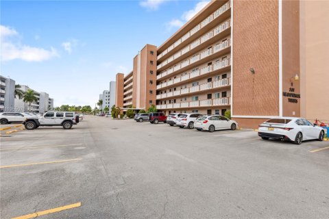 Снять в аренду кондоминиум в Халландейл-Бич, Флорида 2 спальни, 101.45м2, № 2011061 - фото 4