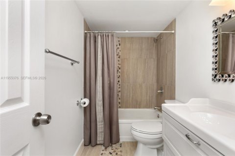 Снять в аренду кондоминиум в Халландейл-Бич, Флорида 2 спальни, 101.45м2, № 2011061 - фото 22