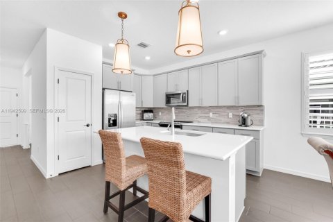 House in Hollywood, Florida 3 bedrooms, 206.24 sq.m. № 2000004 - photo 12