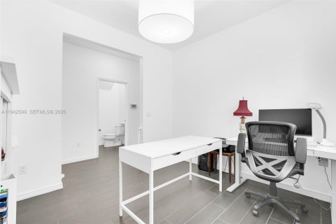 House in Hollywood, Florida 3 bedrooms, 206.24 sq.m. № 2000004 - photo 19