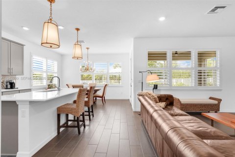 House in Hollywood, Florida 3 bedrooms, 206.24 sq.m. № 2000004 - photo 9