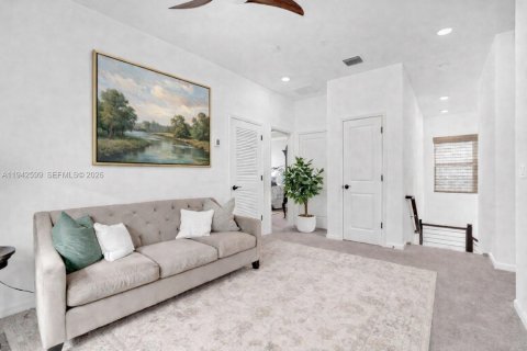 House in Hollywood, Florida 3 bedrooms, 206.24 sq.m. № 2000004 - photo 22