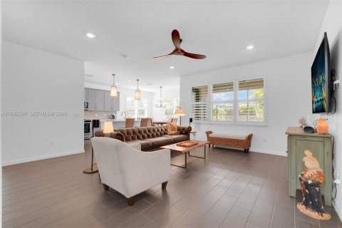 House in Hollywood, Florida 3 bedrooms, 206.24 sq.m. № 2000004 - photo 7