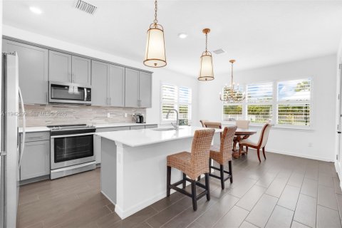 House in Hollywood, Florida 3 bedrooms, 206.24 sq.m. № 2000004 - photo 8