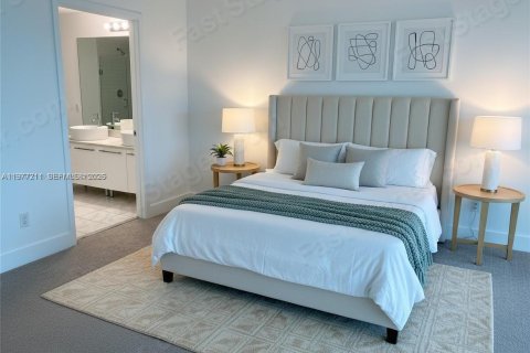 Condo in Miami, Florida, 2 bedrooms  № 2041611 - photo 13