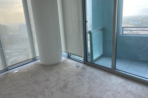 Condo in Miami, Florida, 2 bedrooms  № 2041611 - photo 17