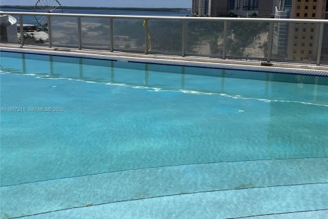 Condo in Miami, Florida, 2 bedrooms  № 2041611 - photo 27