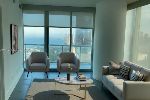 Condo in Miami, Florida, 2 bedrooms  № 2041611 - photo 5