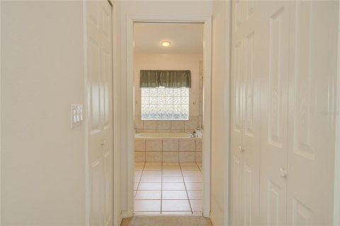 House in Oviedo, Florida 5 bedrooms, 273.97 sq.m. № 2285553 - photo 23