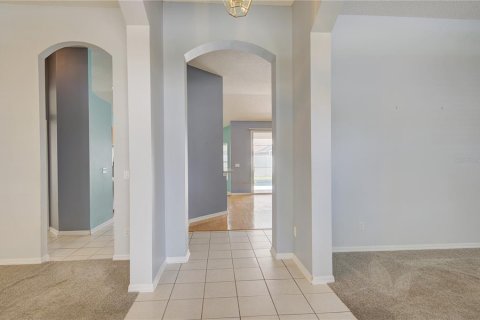 House in Oviedo, Florida 5 bedrooms, 273.97 sq.m. № 2285553 - photo 3