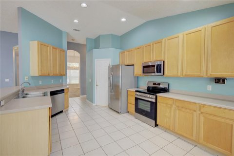 House in Oviedo, Florida 5 bedrooms, 273.97 sq.m. № 2285553 - photo 12
