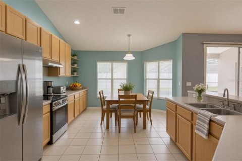 House in Oviedo, Florida 5 bedrooms, 273.97 sq.m. № 2285553 - photo 8