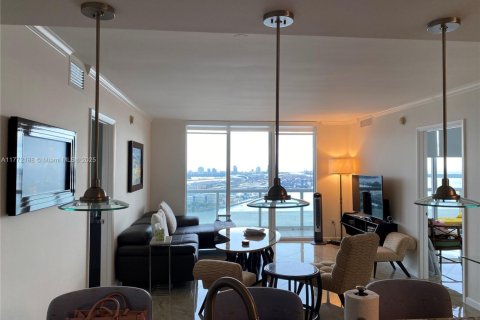 Condo in Miami, Florida, 2 bedrooms  № 1593629 - photo 13